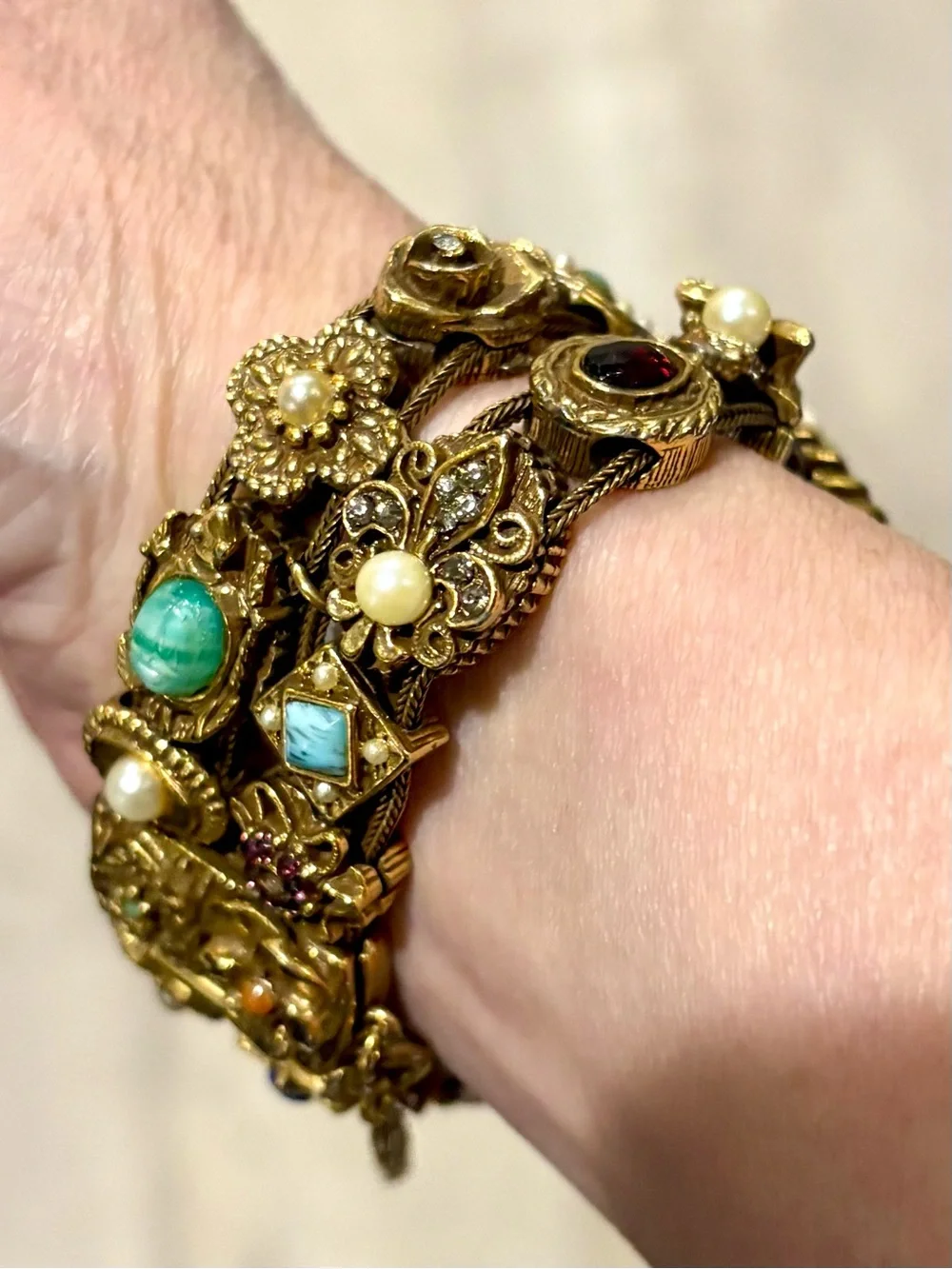 Vintage 1960s Goldette Cameo Slide Bracelet Rare Victorian Revival Statement
